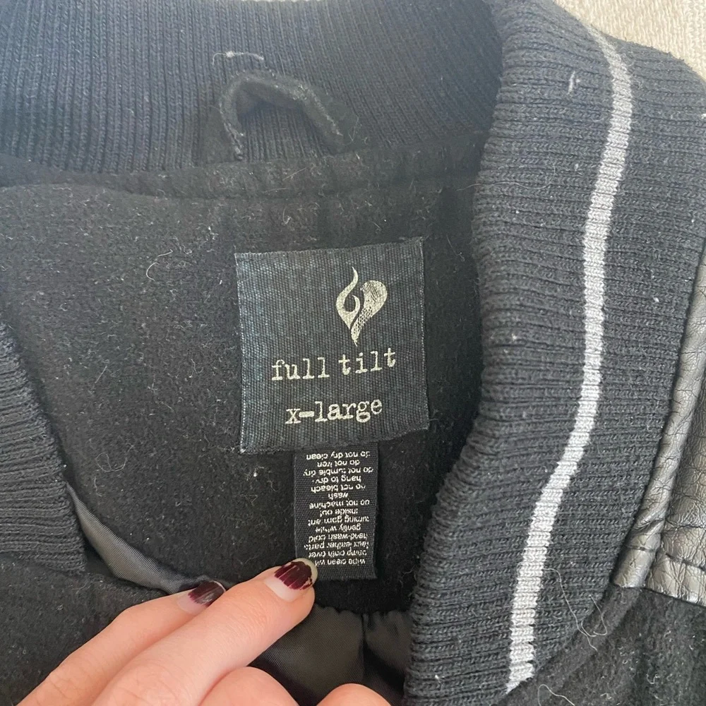 jacket - Picture 3 of 4